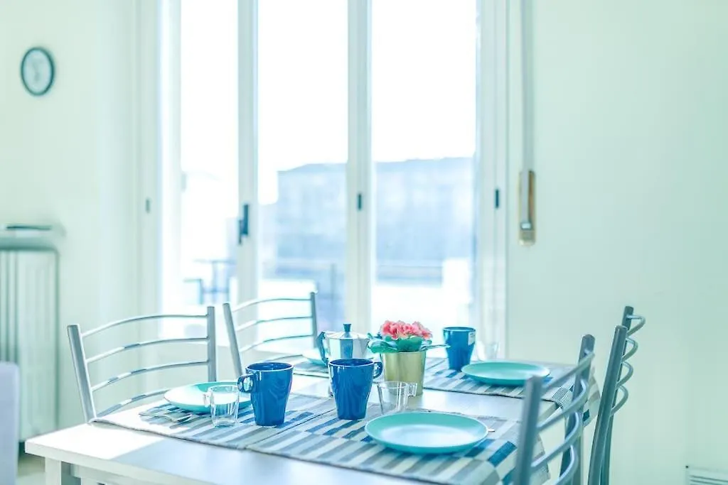 Navigli - Downtown - Duomo Spacious Two Bedroom Apartment - Close To Metro - Ac - Wi-Fi Milan