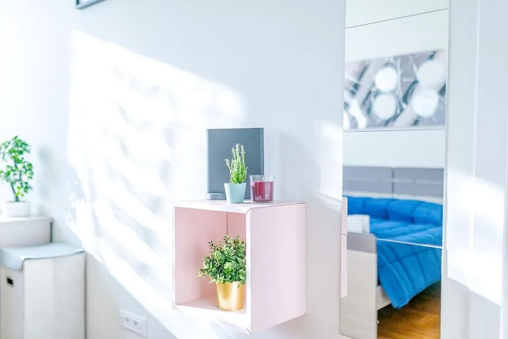 Navigli - Downtown - Duomo Spacious Two Bedroom Apartment - Close To Metro - Ac - Wi-Fi Milan 0*,  Italy